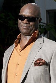Robert Wisdom