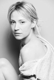 Beth Riesgraf
