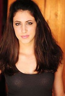 Caitlin Dechelle