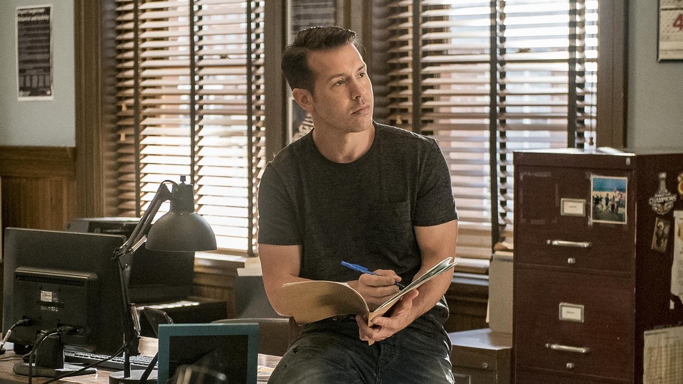 Jon Seda - Fagin