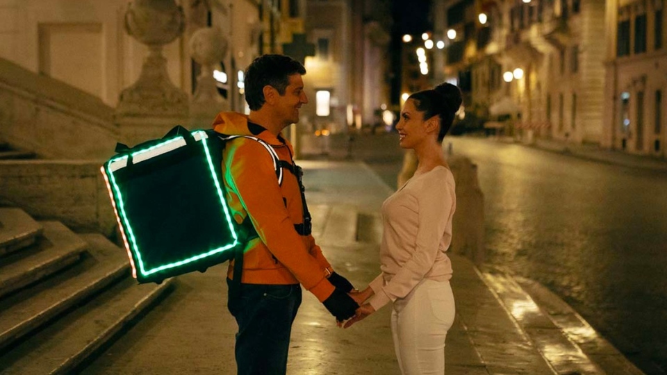 Film A my sme tam stáli a pozerali sa ako sprostí
