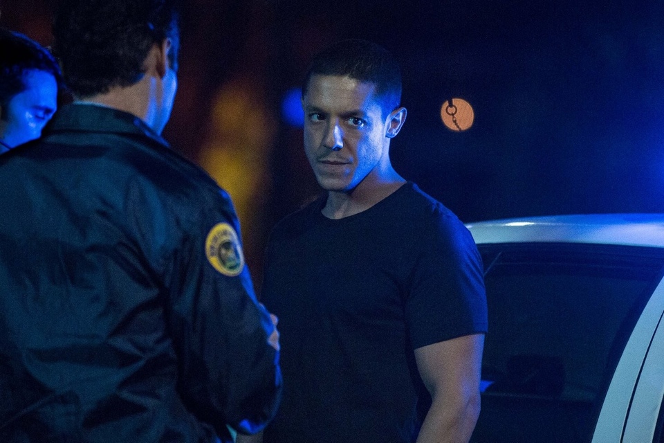 Theo Rossi - Když se zlomí větev