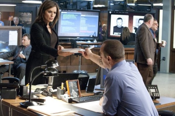Mariska Hargitay - Stolen