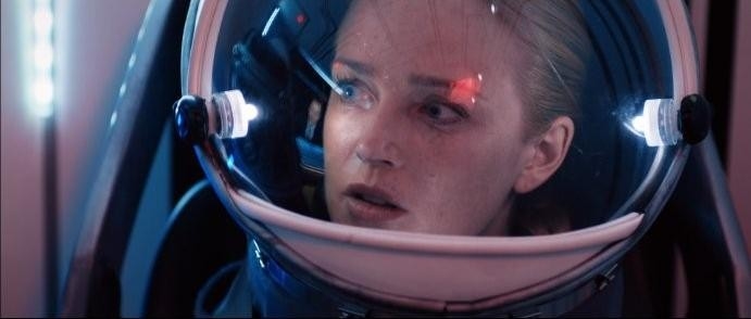 Caity Lotz - 400 Days