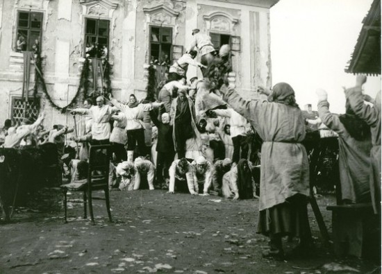 Film Archa bláznů aneb Vyprávění z konce života