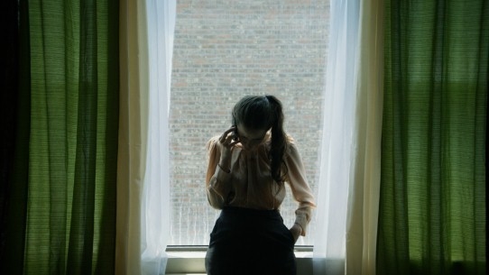 Brooke Bloom - She's Lost Control