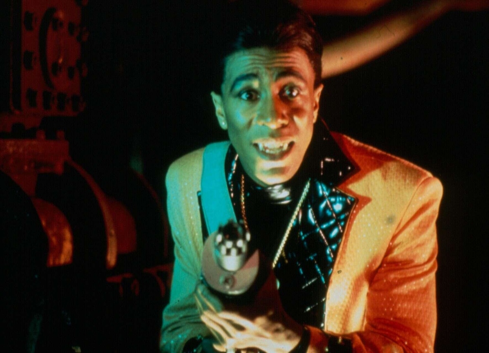 Danny John-Jules - Škvíra ve stázi