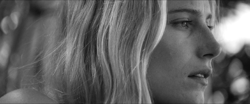 Dree Hemingway - Živý náklad