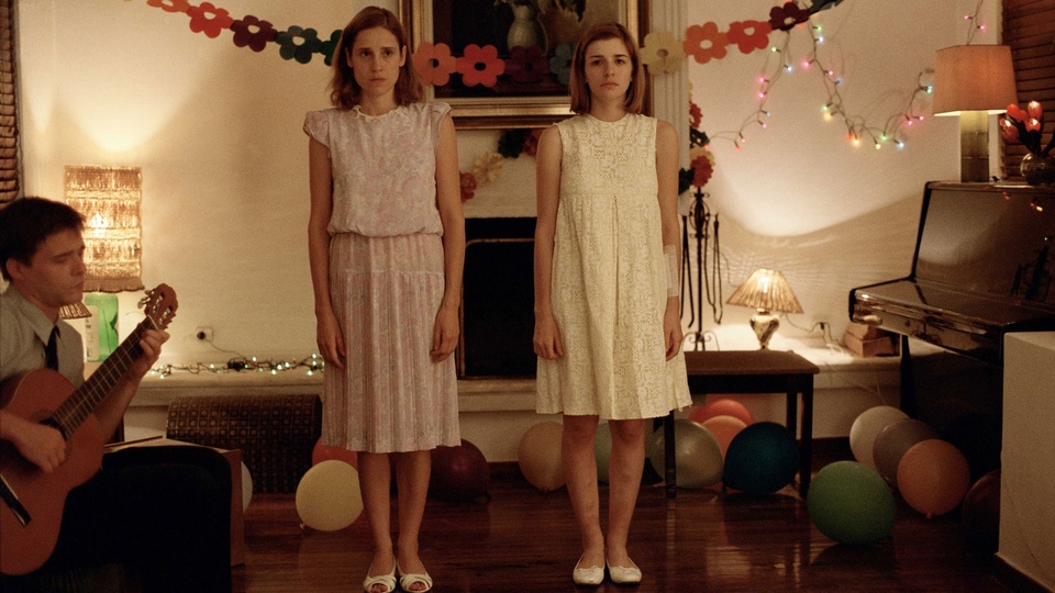 Film Dogtooth
