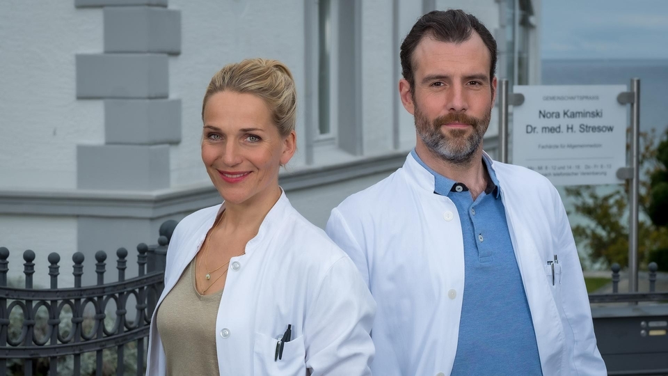 Film Gabinet z widokiem na morze: Więzy rodzinne