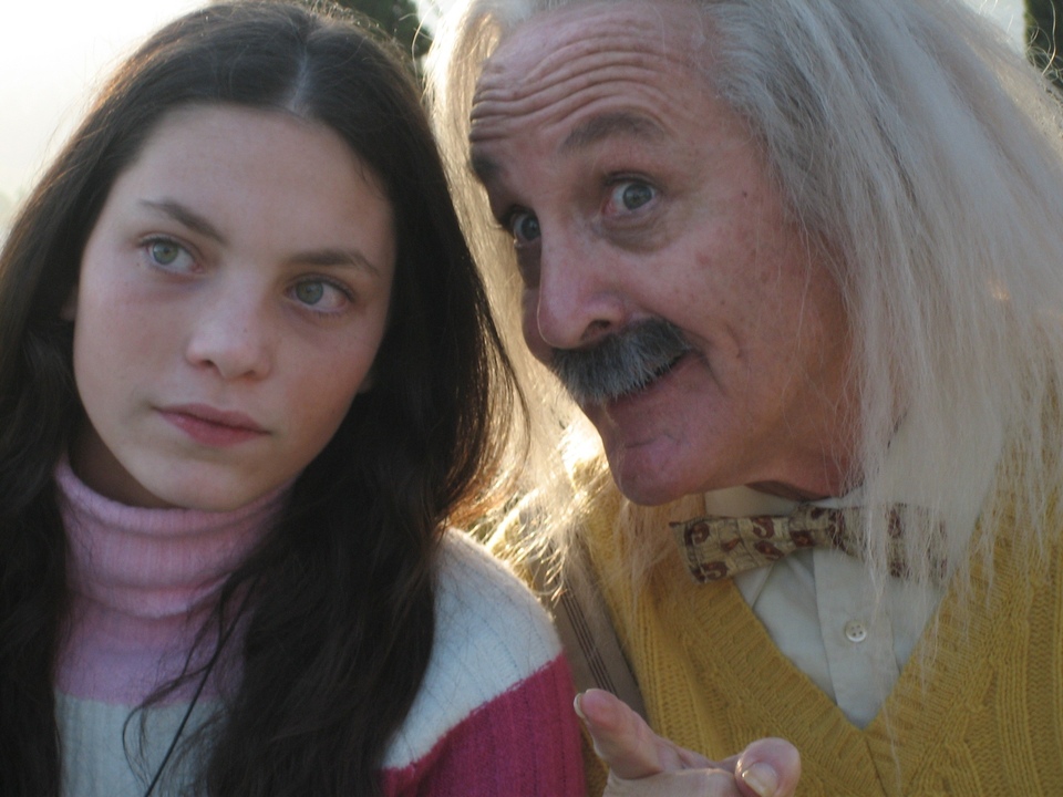 Film Bez ponožek: Projekt Einstein