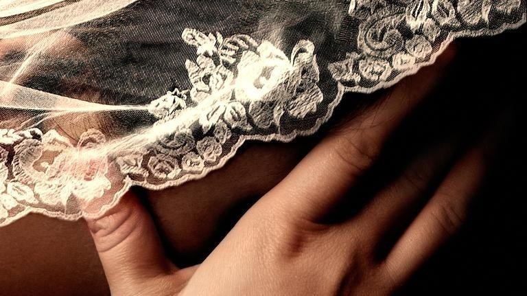 Dokument Pod závojem: Přežít La Luz Del Mundo