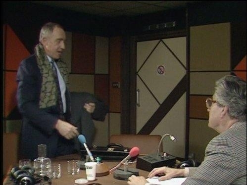 Serije  Jistě, pane premiére