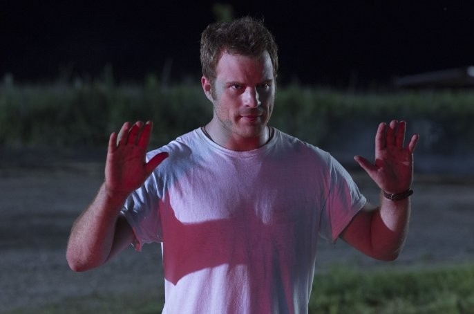 Robert Kazinsky - Goracy poscig