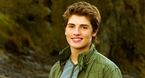 Gregg Sulkin - Avalon High