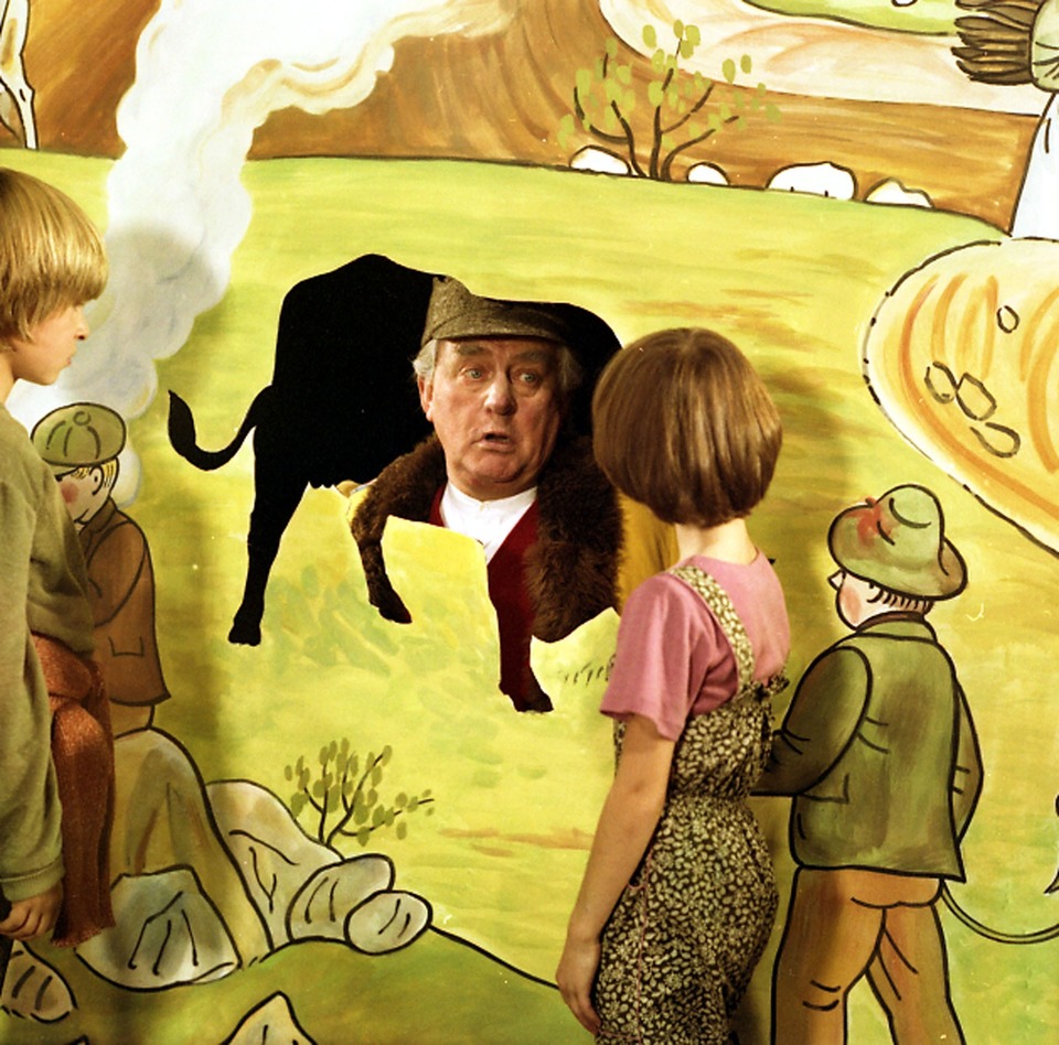 The best czechoslovakian fantasy from year 1981 online