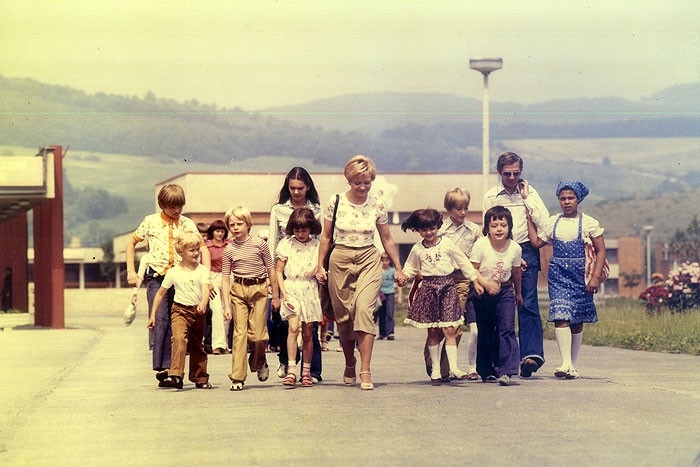 Film Stôl pre štrnástich