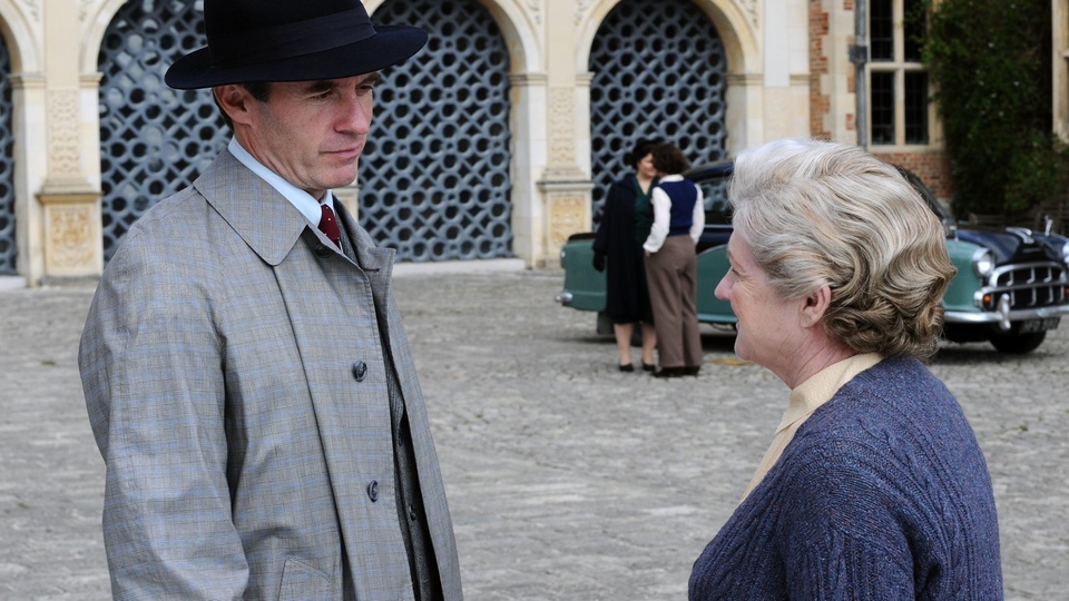 Julia McKenzie - Miss Marple: The Secret of Chimneys