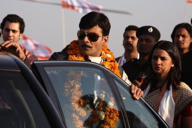 Manoj Bajpai - Raajneeti