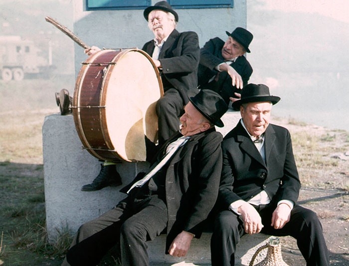 The best european comedies from year 1977 online