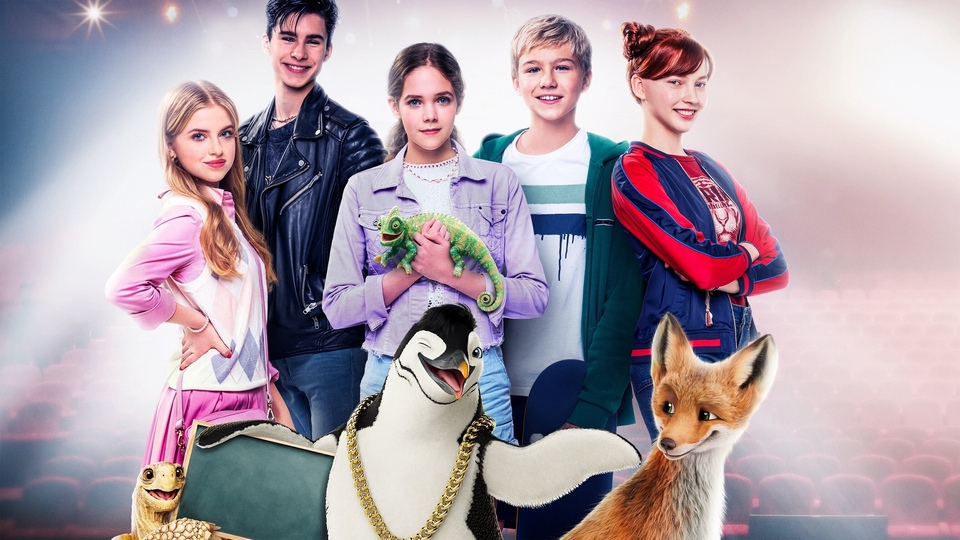 Film Škola mahičnyx tvaryn. Tajemnycja škilnoho podvir'ja