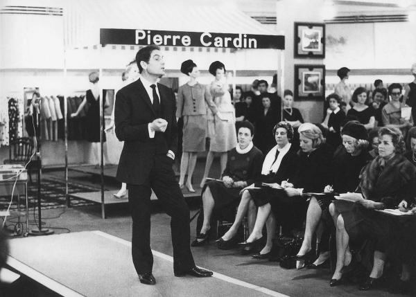 Moderní tvůrce Pierre Cardin