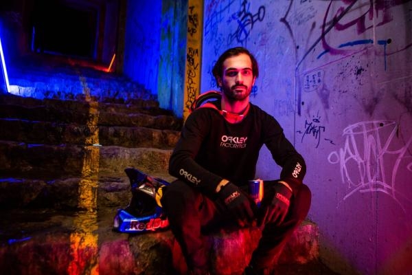 Night-time ride of the urban downhill course