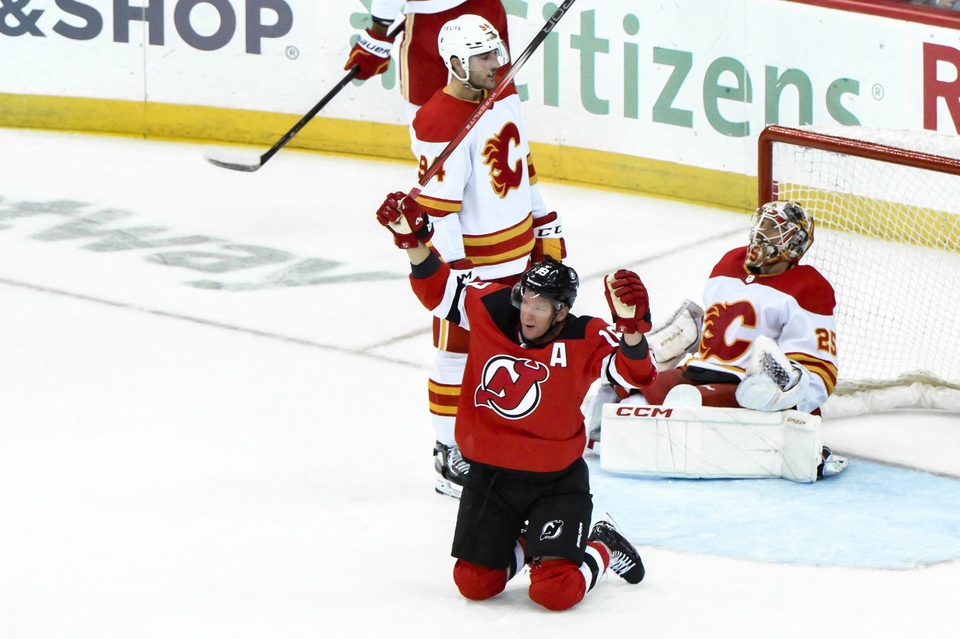 NHL: Calgary Flames - New Jersey Devils