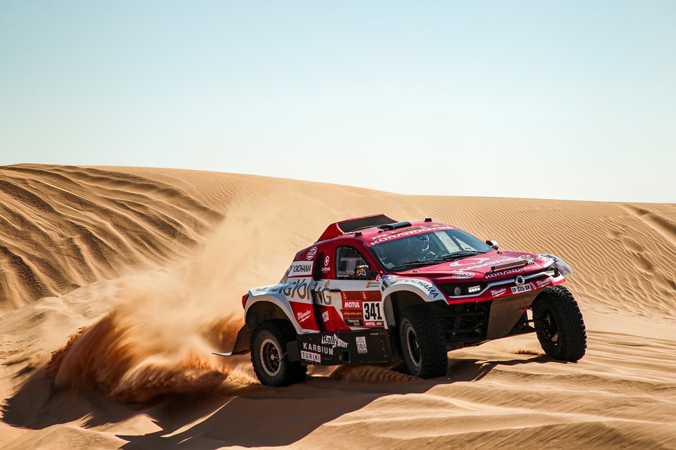 Motorismus: Dakar za oponou