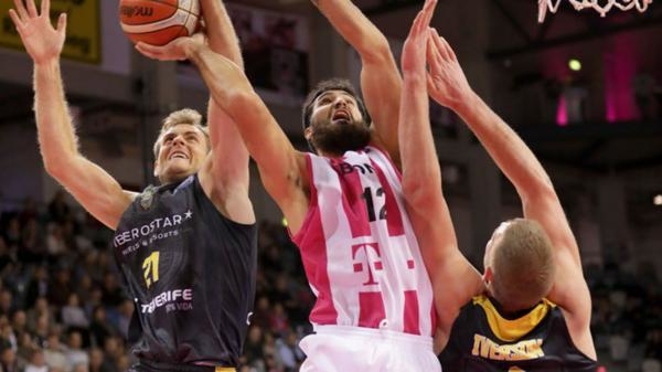 Telekom Baskets Bonn - AEK