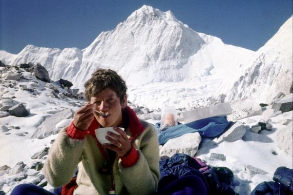 Za oponou velehor - Tři životy horolezkyně Diny Štěrbové