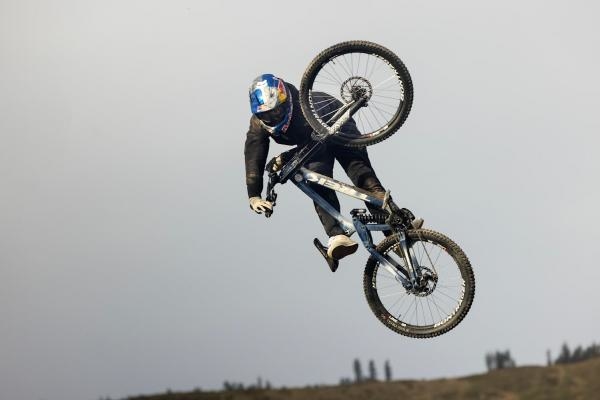 Kade Edwards destroys Dyfi Bike Park