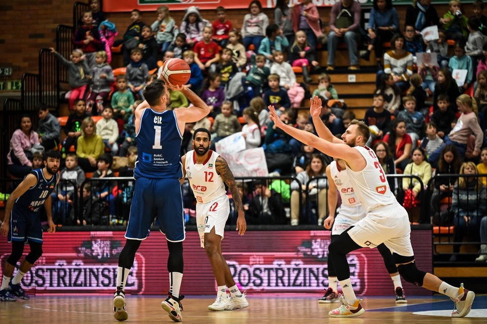 Basketbal: ERA Basketball Nymburk - GEOSAN Kolín