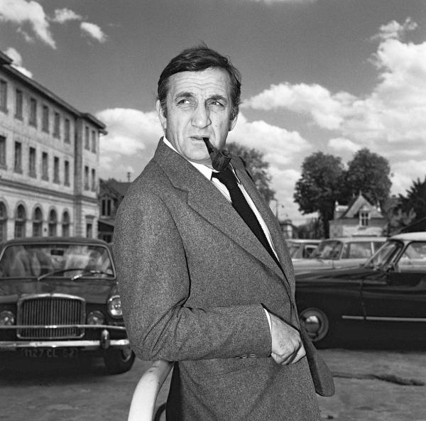Lino Ventura,Talian v Paríži