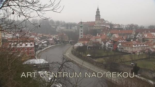 Art centrum nad řekou