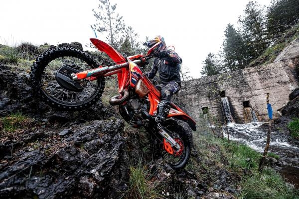 Daily recap 2 - Manuel Lettenbichler leads Xross Hard Enduro Rally