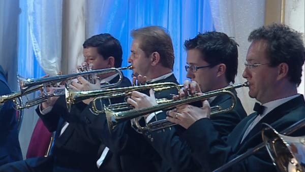 Hraje orchestr Václava Hybše se sólisty