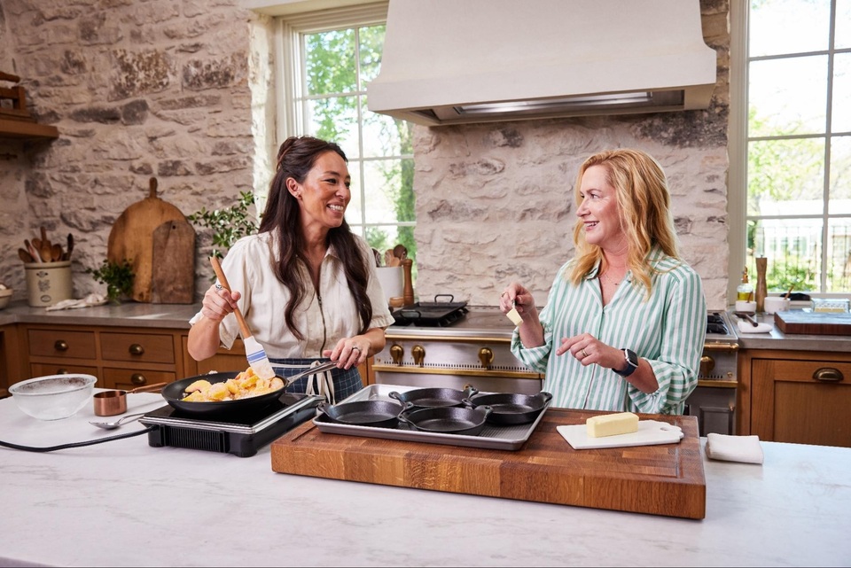 Dokument Joanna Gaines ve své restauraci Magnolia Table