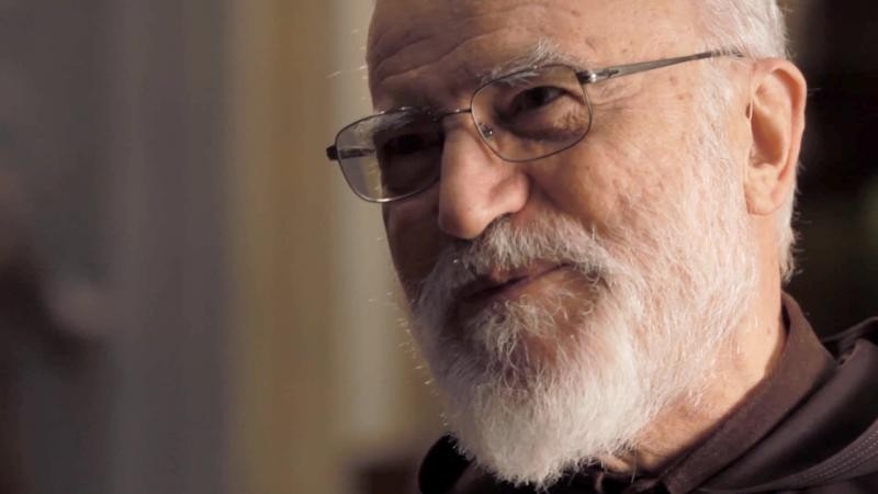 Dokument Kazatel tří papežů: Raniero Cantalamessa