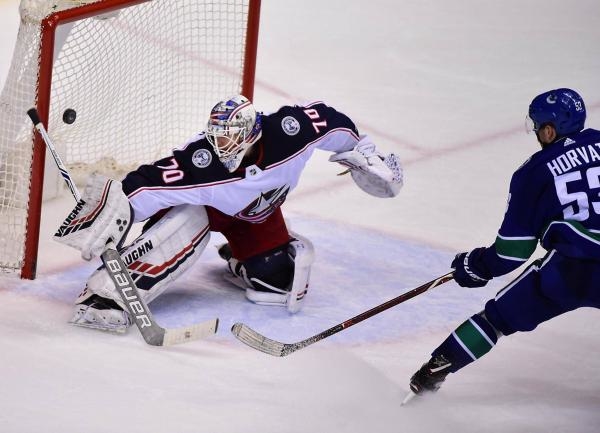 Vancouver Canucks - Columbus Blue Jackets