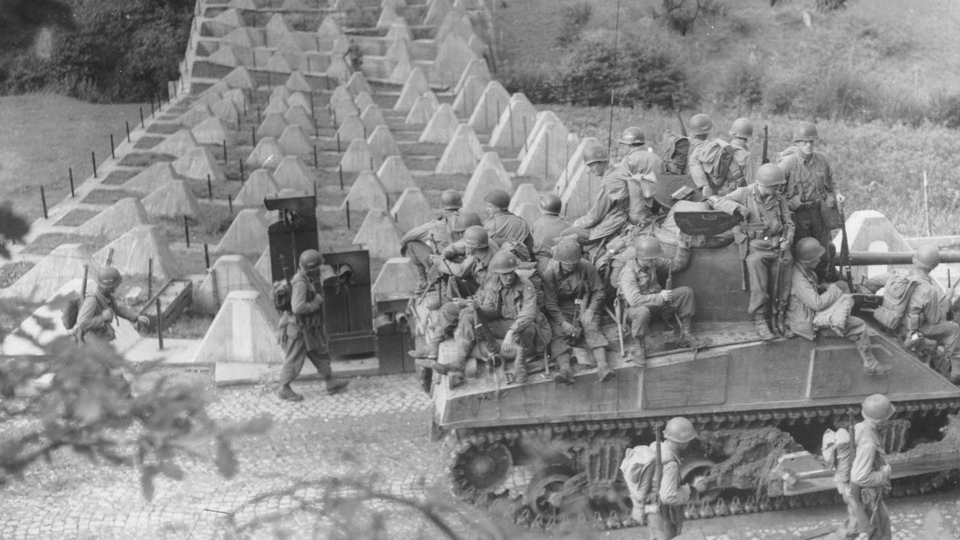 Dokumentarci Bitka prvih linija: Maginot protiv Siegfrieda