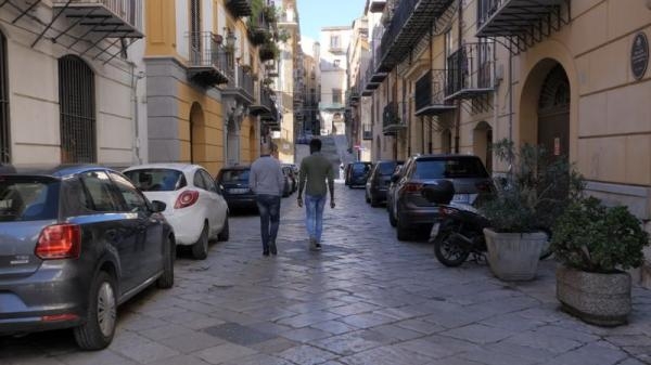 Sicílie, přijetí zraněného lidství