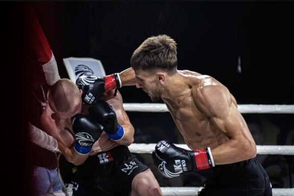 Кікбоксинг. World Professional League K-1: Битва чемпіонів