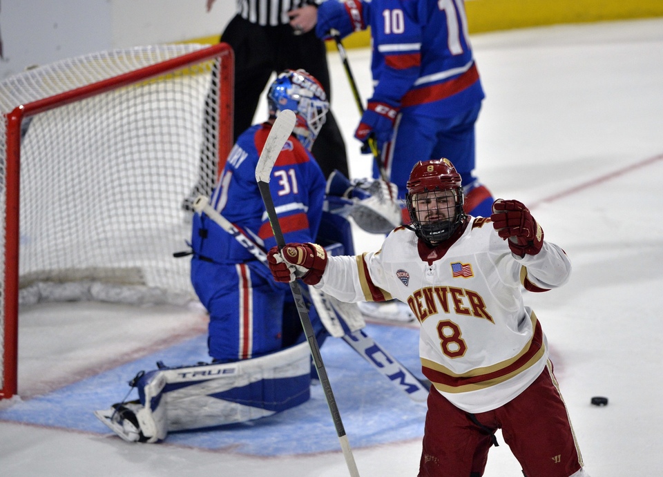 Hokej: Massachusetts Lowell - Denver