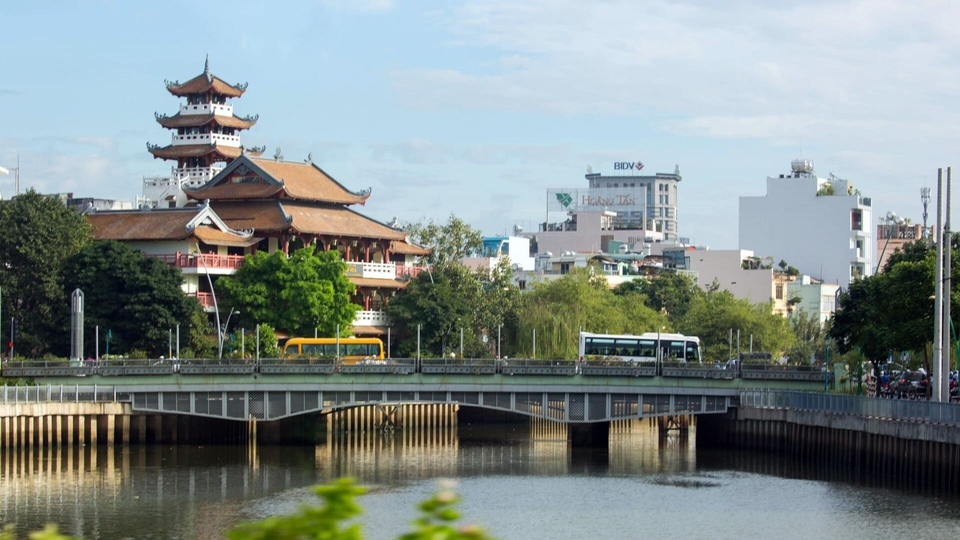 Documentary Ho Chi Minh Ville: Entre tradition et modernité