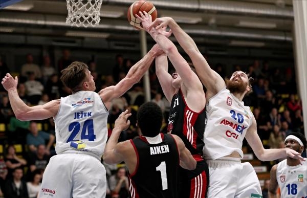Basketbal: Kooperativa NBL