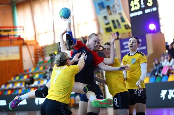Gandbol. Superliga. Zhinki