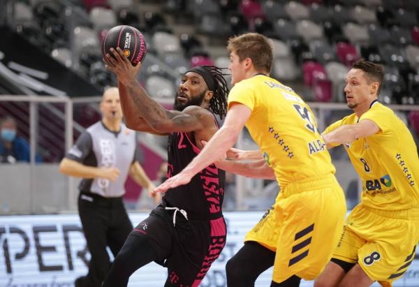ALBA BERLIN - Telekom Baskets Bonn