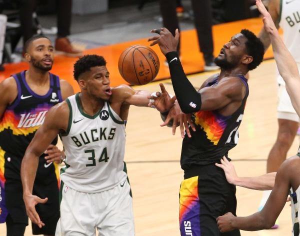 Milwaukee Bucks - Phoenix Suns