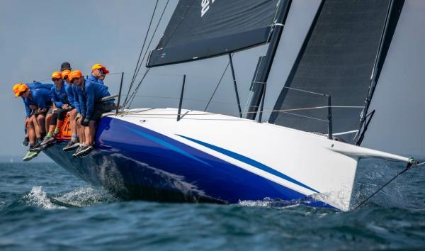 Jachting: Racign on the Edge